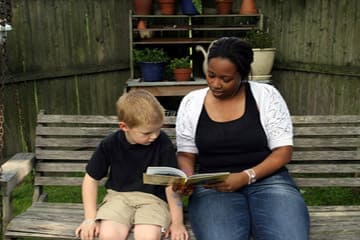 lecture avec baby sitting levallois perret